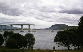 Missing span of Tasman Bridge after crash of Lake Illawarra