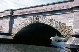 Carvings on Ross Bridge archway