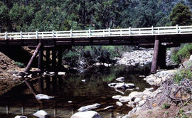 Timber bridge across Plenty River