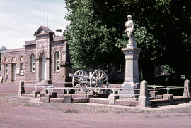 War memorial at Ross