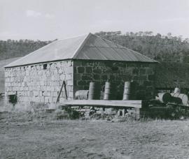 Photograph of barn at house on Windsor Road